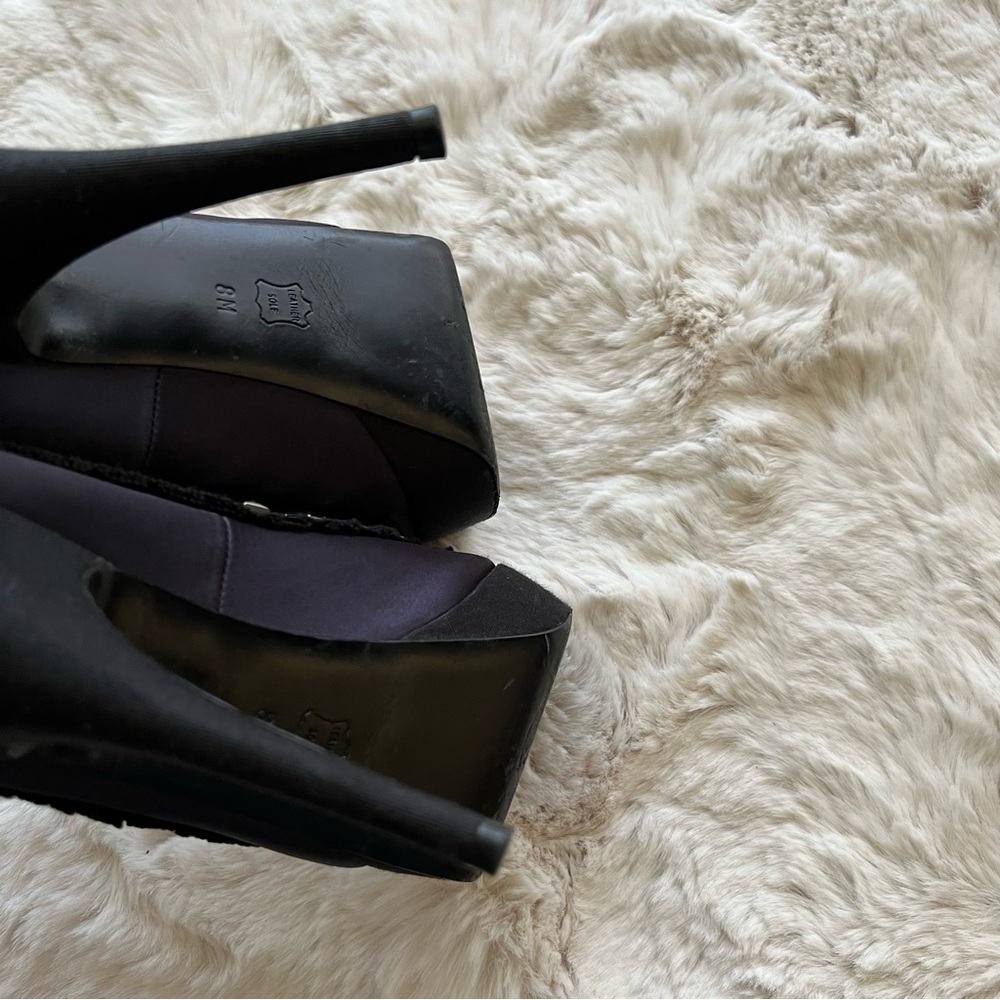 Tory Burch Purple & Black Studded Satin Platform Pleated Peep Toe Heels. Size 8 - Picture 7 of 15